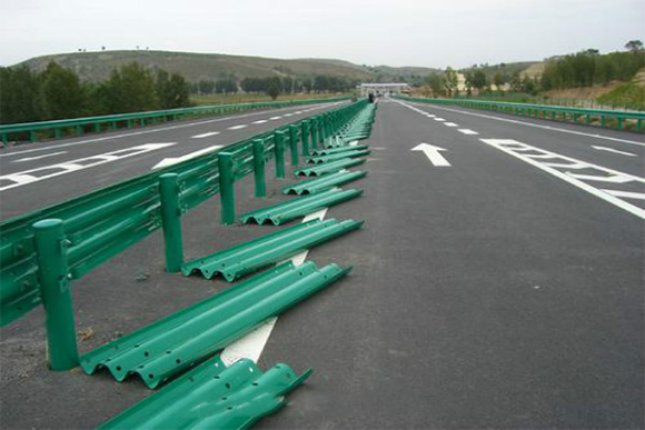 鞍山波形护栏的维护与管理确保道路安全的关键步骤