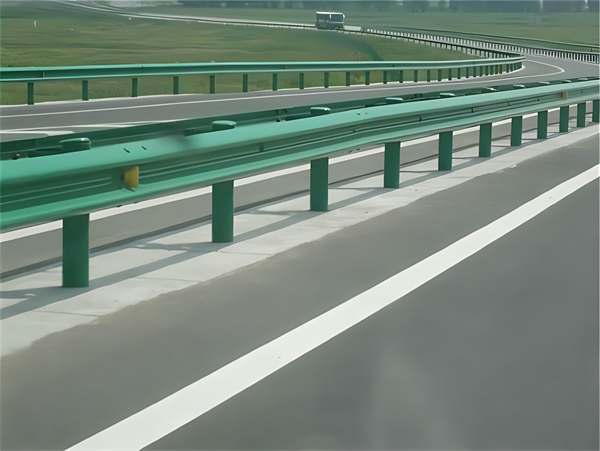 鞍山高速护栏板守护安全广泛应用于多个行业